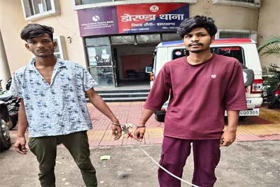 Ranchi News: ऑटो से लूटकांड का खुलासा, दो आरोपी अरेस्ट, गहने व मोबाइल बरामद