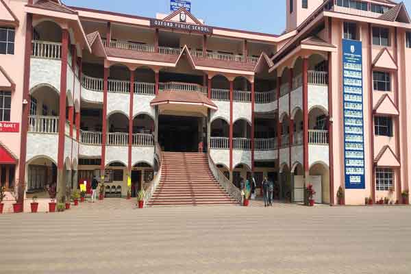 रांची निगम चुनाव : वार्ड 13 के ऑक्सफोर्ड स्कूल मतदान केंद्र पर 49.6% मतदान, युवाओं में उत्साह