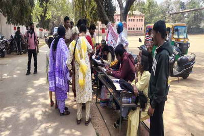 झारखंड निकाय चुनाव:  दोपहर 3 बजे तक 50.89% हुआ वोटिंग, रांची मतदान में पीछे