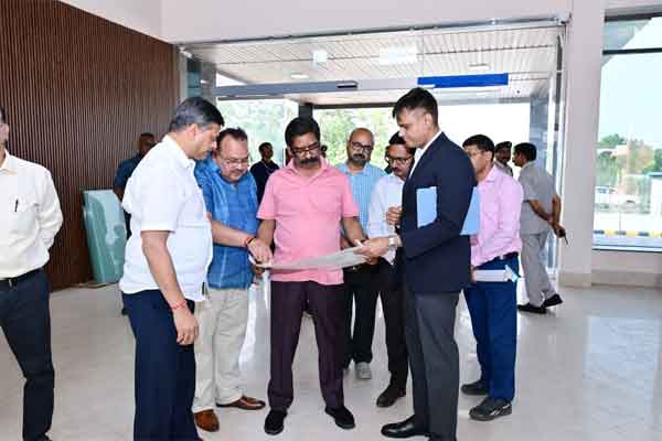 स्टेट हैंगर निर्माण का CM हेमंत ने किया निरीक्षण, गुणवत्ता व समयसीमा पर सख्त निर्देश