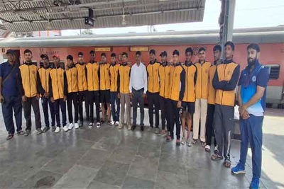 रांची से तेलंगाना रवाना हुई झारखंड की अंडर-17 स्कूली क्रिकेट टीम