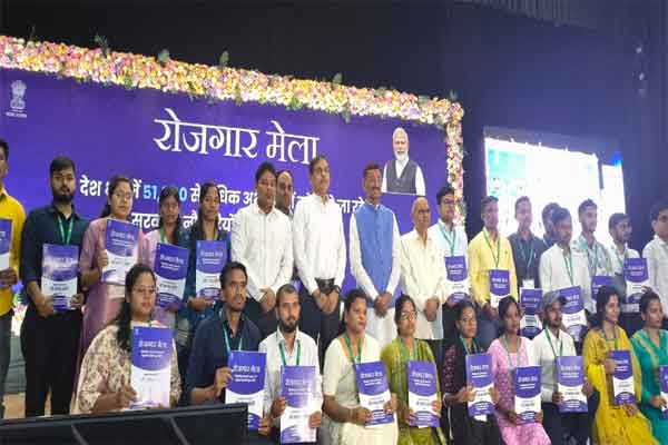 Job Fair:  51 हजार युवाओं को मिला नियुक्ति पत्र, रांची में 132 अभ्यर्थियों को सौंपे गए पत्र
