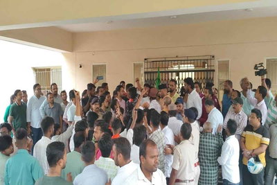 DSPMU में शिक्षक और छात्र आमने-सामने, खेल रहे आंदोलन-आंदोलन का खेल