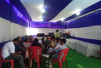 डेढ़ घंटे से बंद पड़ा है प्रत्याशियों व एजेंट के लिए CCTV लाइव कक्ष का LCD