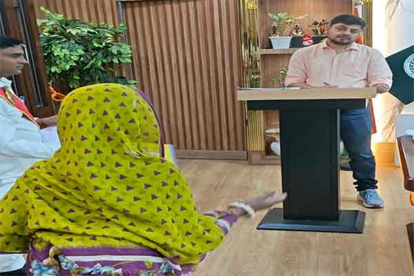 तु टेंशन मत ले, सब ठीक हो जतउ...खोरठा में फरियाद सुन धनबाद के डीसी ने भी खोरठा में दिया भरोसा...