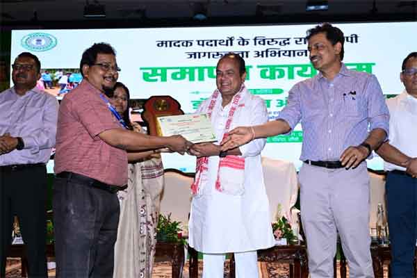 नशामुक्त झारखंड बनाना प्राथमिकता, तस्करों की सूचना देने वालों को इनाम: इरफान अंसारी