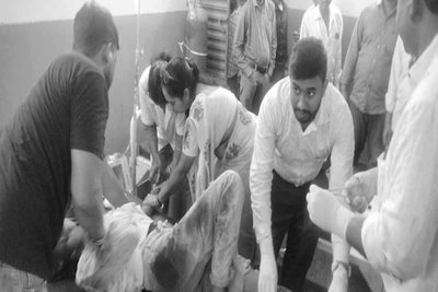 Latehar News: सड़क दुर्घटना में दो की मौत, तीन घायल, रिम्स रेफर