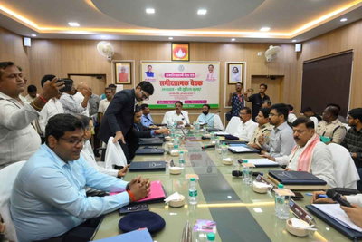 श्रावणी मेला को लेकर सुदिव्य कुमार की समीक्षा बैठक, बोले- VIP व VVIP दर्शन रहेगा बंद