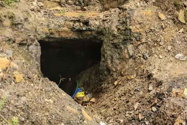 जामताड़ा : अवैध खनन के दौरान बंद कोयला खदान धंसा, आठ लोगों के दबे होने की आशंका