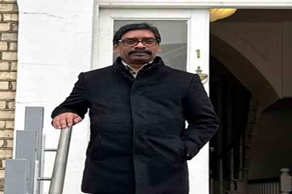 CM हेमंत सोरेन पहुंचे रांची, दावोस व यूके में दर्ज कराई झारखंड की जोरदार उपस्थिति
