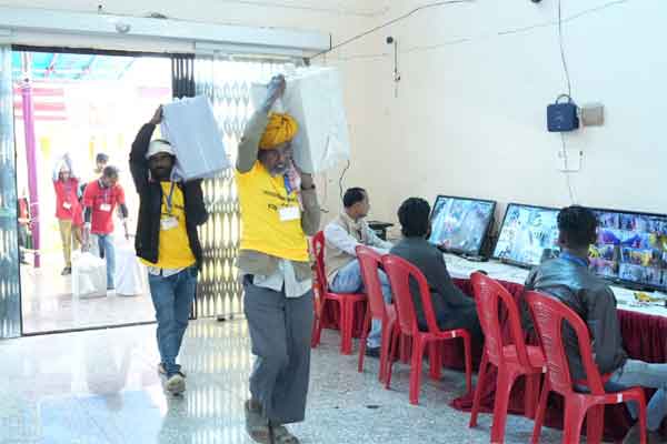 लातेहार नगर पंचायत : इन वार्ड के प्रत्याशियों की हुई जीत,आधिकारिक घोषणा बाकी