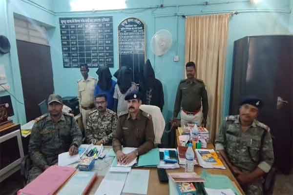 बुंडू पुलिस की बड़ी कार्रवाई : 9  बाइक के साथ गिरोह के 3 चोर गिरफ्तार