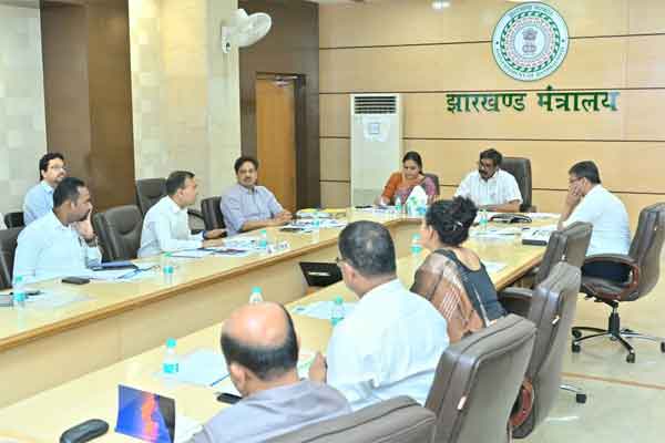 एक्शन मोड में सीएम हेमंत सोरेन, ग्रामीण विकास योजनाओं में तेजी लाने का निर्देश
