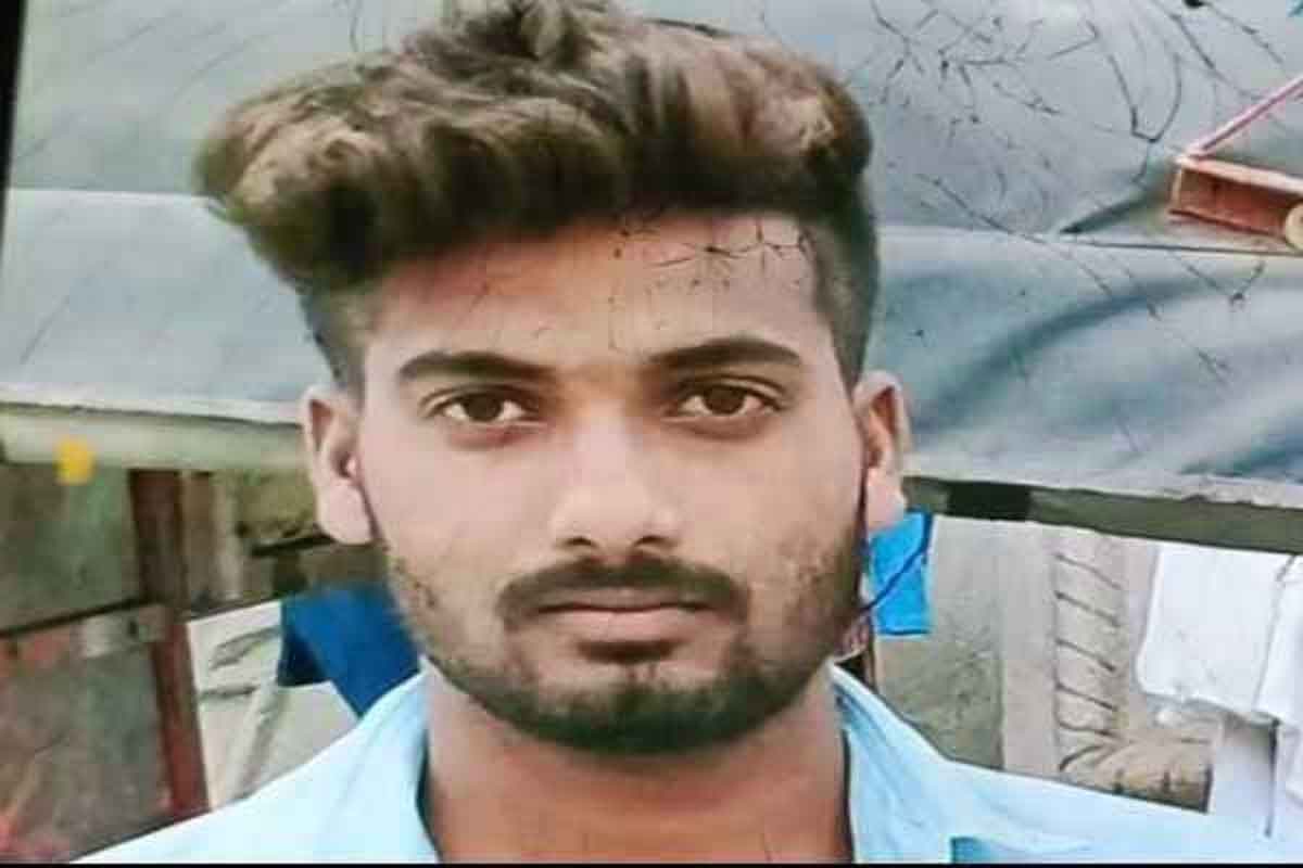 Koderma News: गलत इंजेक्शन देने का आरोप, युवक की मौत के बाद अस्पताल में हंगामा