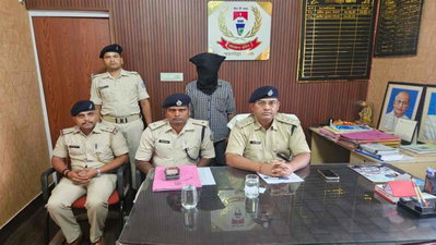 Crime News: रांची में डॉक्टर से 5 करोड़ की रंगदारी मांगने वाला आरोपी गिरफ्तार