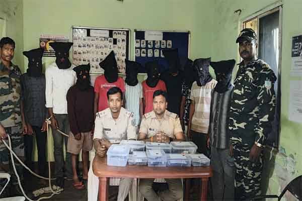 देवघर: 10 साइबर ठग अरेस्ट, फर्जी कस्टमर केयर अधिकारी बन करते थे ठगी