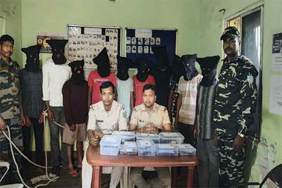 देवघर: 10 साइबर ठग अरेस्ट, फर्जी कस्टमर केयर अधिकारी बन करते थे ठगी