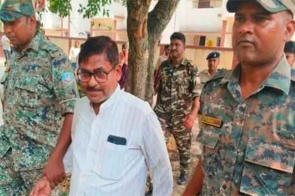 Breaking: पेटरवार BDO कार्यालय का प्रधान लिपिक 8 हजार घूस लेते अरेस्ट, ACB ने की कार्रवाई