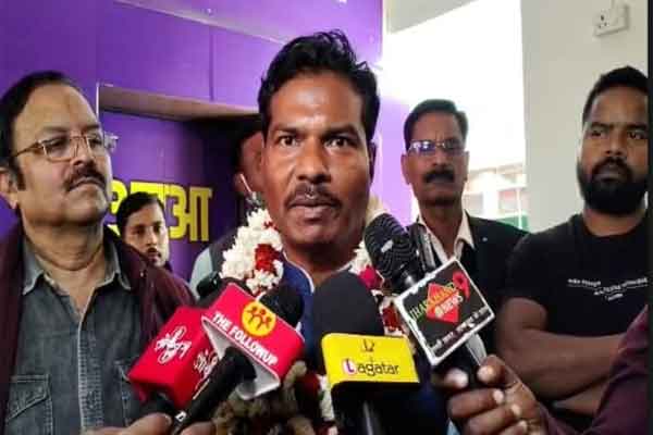 बीजेपी एसटी मोर्चा के मीडिया प्रभारी राजेंद्र मुंडा ने भरा नामांकन, मेयर चुनाव हुआ दिलचस्प