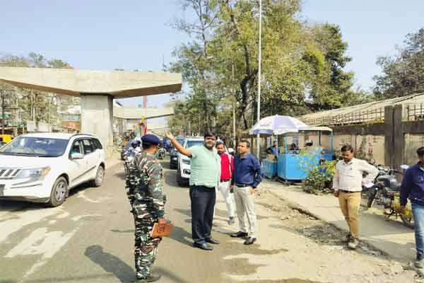 कांटाटोली-सिरमटोली फ्लाईओवर: SDO ने किया साइट विजिट, काम में तेजी लाने के निर्देश