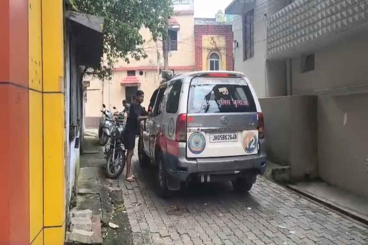 Breaking: जमशेदपुर में स्कूल के बाहर छात्रों के दो गुट भिड़े, चापड़ व चाकू के साथ दो छात्र पकड़े गए