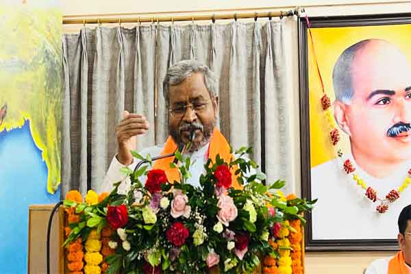 भाजपा स्थापना दिवस पर बाबूलाल का कार्यकर्ताओं को संदेश, राष्ट्र सेवा के रास्ते पर बढ़ते रहें