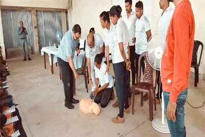 Ranchi News: ट्रैफिक पुलिस व होमगार्ड जवानों को हार्ट अटैक के मरीजों की जान बचाने का मिला प्रशिक्षण