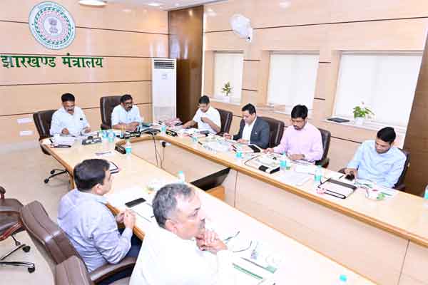 पर्यटन व खेल क्षेत्र को नई दिशा देने की तैयारी, इको टूरिज्म, स्पोर्ट्स यूनिवर्सिटी और कलाकारों के डेटाबेस पर CM का जोर