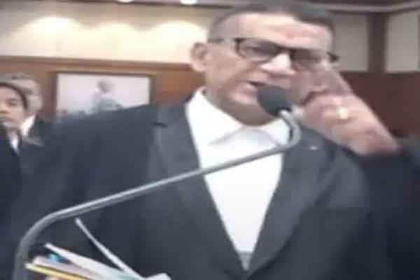 महिला वकील से मारपीट केस: दोषी हाईकोर्ट अधिवक्ता महेश तिवारी का प्रैक्टिस लाइसेंस सस्पेंड