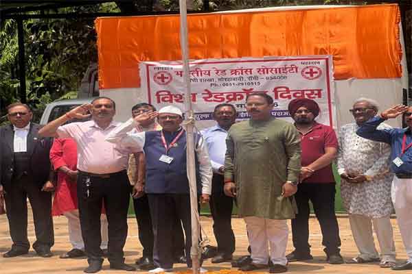 World Red Cross Day: रांची में रवि दत्त ने 58वीं बार  रक्तदान कर बने प्रेरणा