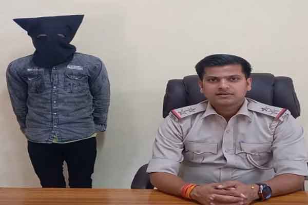 जामताड़ा : दिनदहाड़े बाइक चोरी करते युवक पकड़ा गया, कई मामलों में संलिप्त