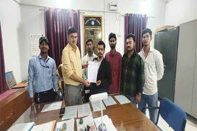 ABVP ने रांची विश्वविद्यालय के परीक्षा नियंत्रक को सौंपा ज्ञापन