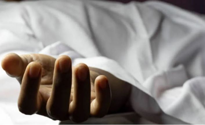 Chaibasa News: अधेड़ ने सर्दी खांसी की दवा समझकर पीया कीटनाशक, इलाज के दौरान मौत