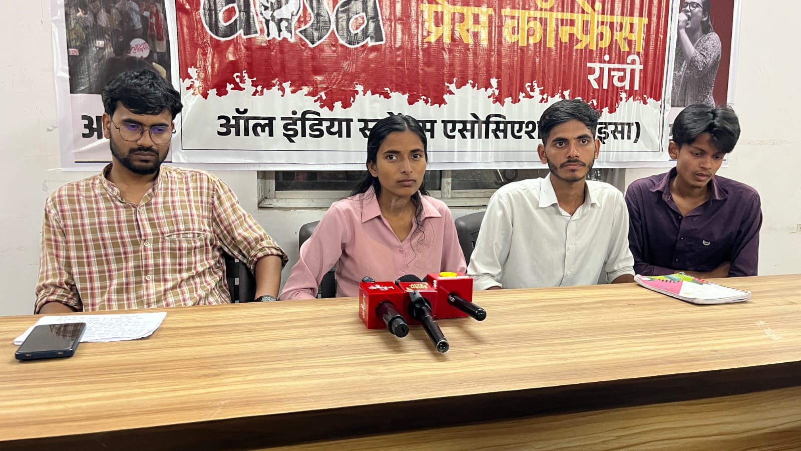 विधानसभा घेराव के दौरान पुलिस कार्रवाई की आइसा ने की निंदा, JSSC-CGL रद्द करने की मांग पर अड़ा संगठन