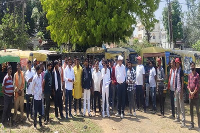 रांची: ऑटो चालक महासंघ का ऐलान, 15 को 11-2 बजे तक ऑटो संचालन बंद