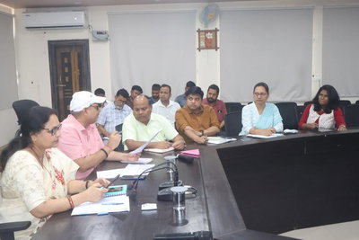 Simdega News:  प्रमंडलीय आयुक्त के दौरे से पहले DC ने की बैठक, तैयारियों का लिया जायजा