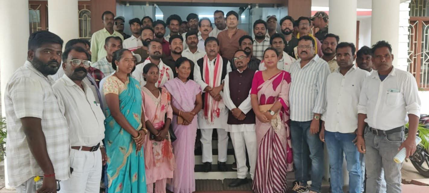 Hazaribagh News: परिसीमन को लेकर पूर्व मंत्री बंधु तिर्की ने हजारीबाग परिसदन में की बैठक