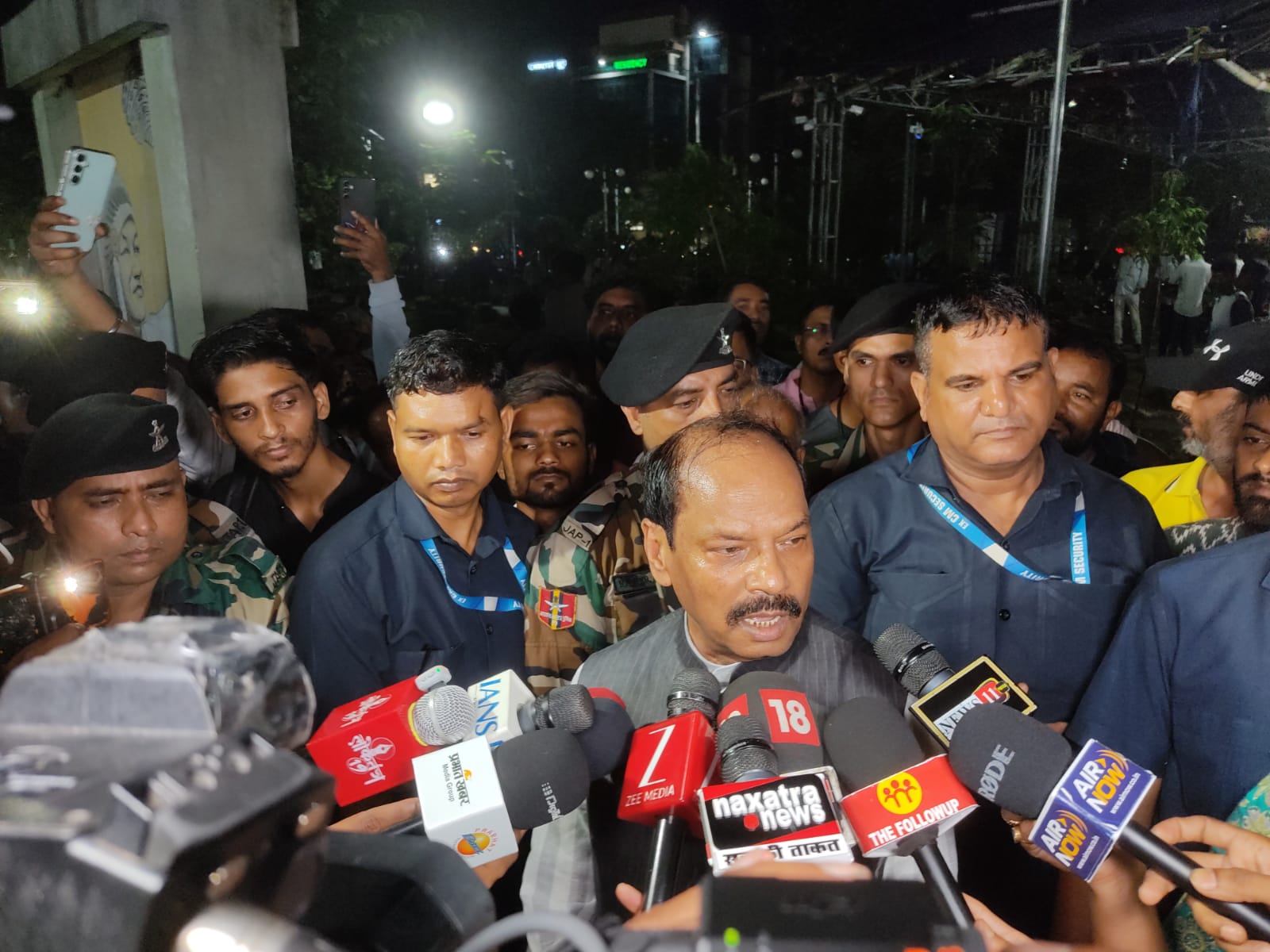 JPSC-JSSC Protest: छात्रों के समर्थन में उतरे रघुवर दास, अनशन की दी चेतावनी