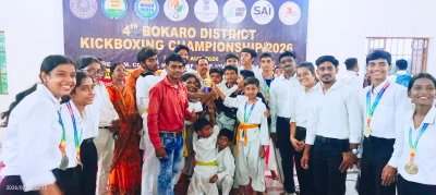 Bokaro News: जिला स्तरीय किकबॉक्सिंग चैंपियनशिप में माउंट सियोन स्कूल के छात्र अव्वल, जीते 16 मेडल