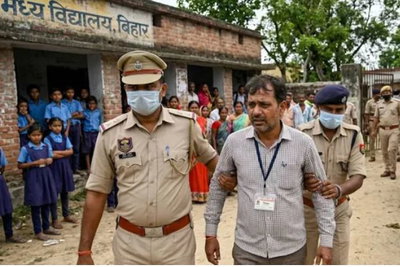 बिहार: फर्जी गुरुजी गिरफ्तार, जाली सर्टिफिकेट से बने शिक्षकों पर बाज निगाह