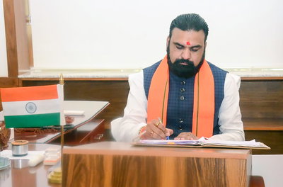 Bihar News: सम्राट सरकार का 9 लाख सरकारी कर्मियों को तोहफा, 2% DA की वृद्धि