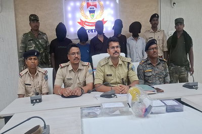 रेकी कर चोरी करने वाला गिरोह पकड़ाया, सोनार समेत 5 अरेस्ट, चोरी के गहने बरामद