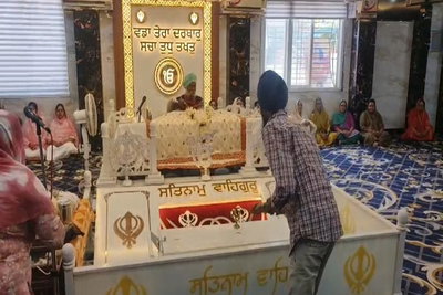 गुरुद्वारा में बैसाखी पर्व पर कीर्तन दरबार का हुआ आयोजन