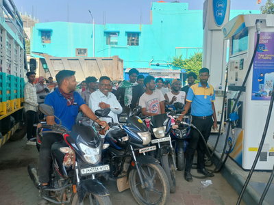 Petrol-Diesel Crisis: नरवा पहाड़ में पेट्रोल संकट गहराया, खेमका पेट्रोल पंप पर घंटों रही अफरा-तफरी