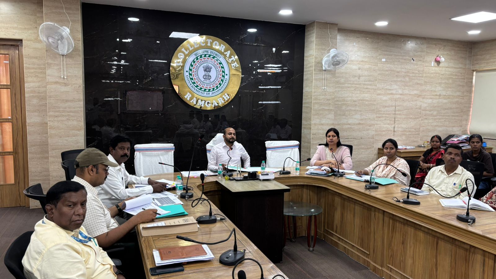 Ramgarh News: खराब प्रदर्शन करने वाले PDS संचालकों पर होगी कार्रवाई- उपायुक्त
