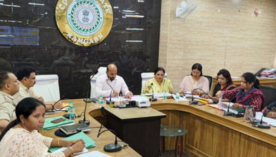 Ramgarh News: रामगढ़ में राजस्व व आपदा प्रबंधन कार्यों की DC ने की समीक्षा