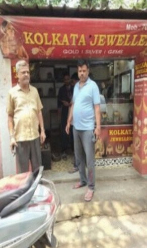 Jamshedpur News: टैंक रोड में ज्वेलरी दुकान की छत काटकर चोरी, 4 किलो चांदी व नकदी लेकर फरार