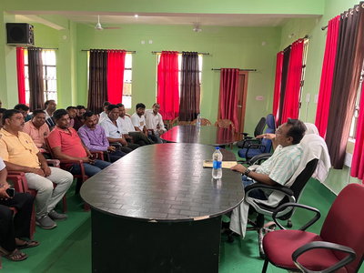 Saraikela News: चांडिल में खाद की कालाबाजारी रोकने के लिए टास्क फोर्स की हुई बैठक