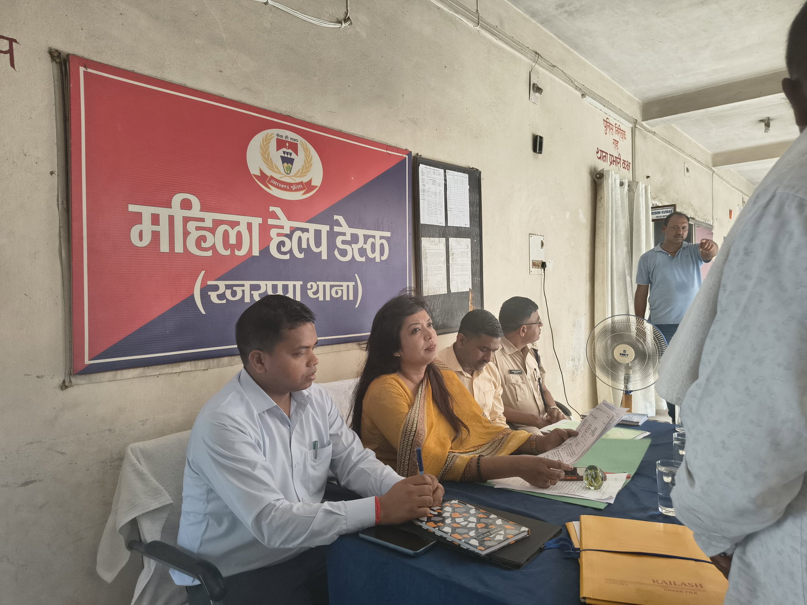 Ramgarh News: थाना दिवस पर कई मामलों का निपटारा, अधिकांश मामले जमीन से जुड़े