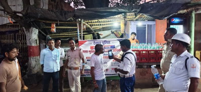 Deoghar News:  नशे के खिलाफ जागरूकता, मीना बाजार में ब्रेथ एनालाइजर से जांच, नशे से दूर रहने की अपील